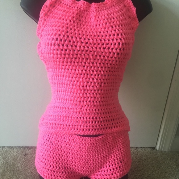 Pretty crochet outfits in all colors and styles - Picture 4 of 8